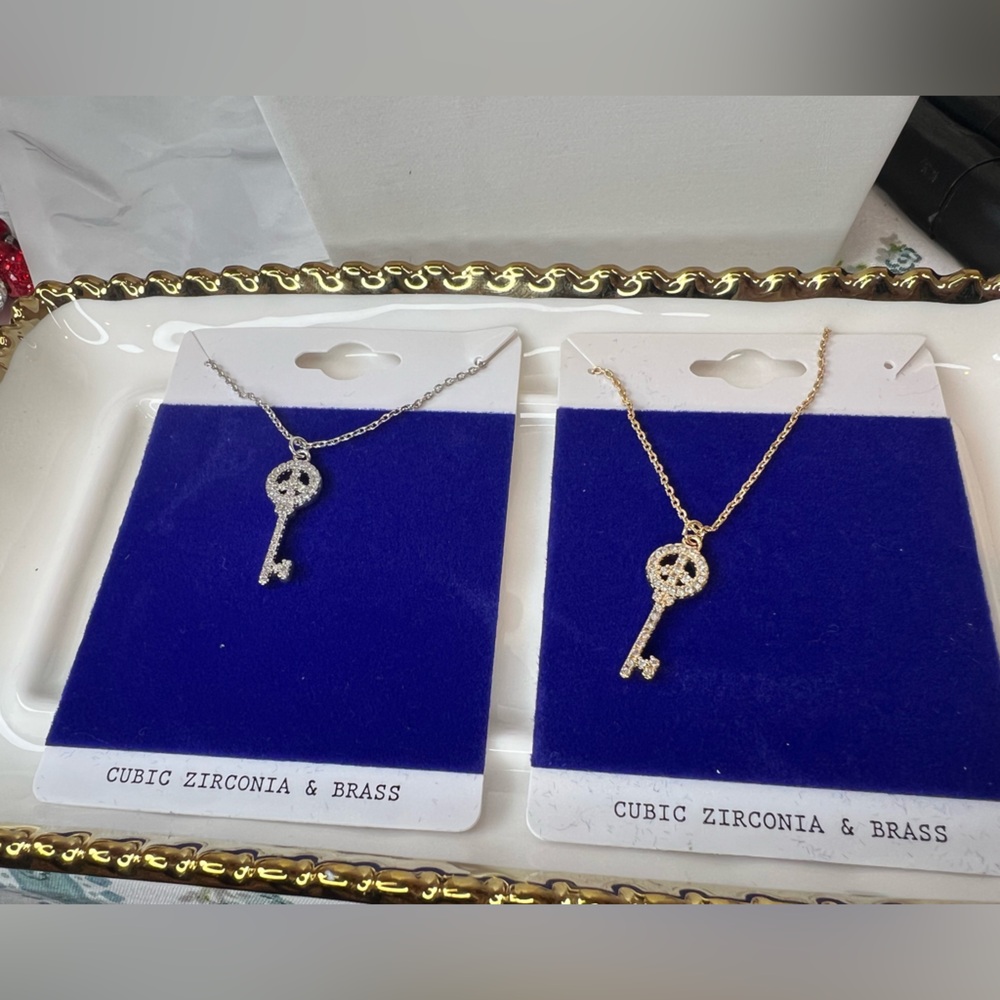 Sparkling Key Pendant Necklace - Silver and Gold Options